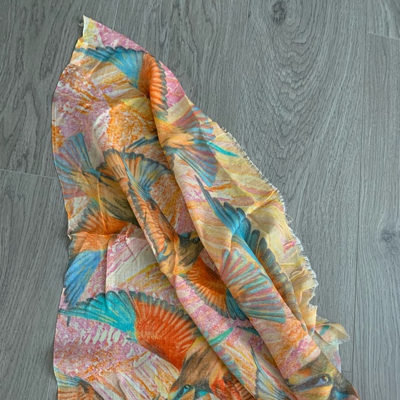 Beautiful spring / summer scarf - Picture 5 of 7
